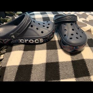 3 pairs Women’s size 8 crocs, like new.